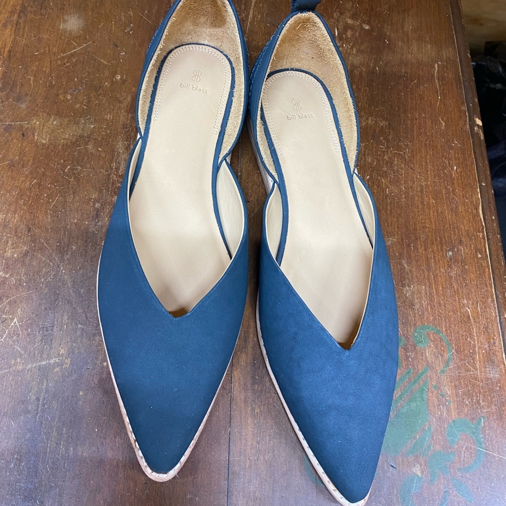 Bill Blass Dark Blue Pointed Flats dress up office wear navy pointy toe church